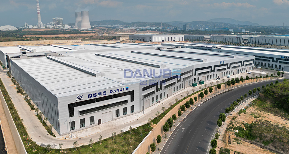 steel box beams and various crane