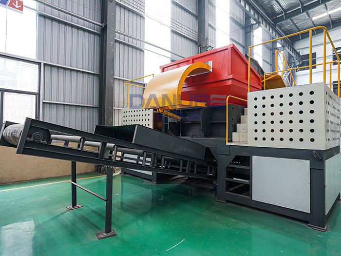 China shandong Car shell shredder customer site